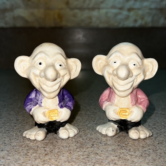 Set of two little hand painted ceramic Cave Trolls 🧌 or Leprechauns vintage - Picture 1 of 12